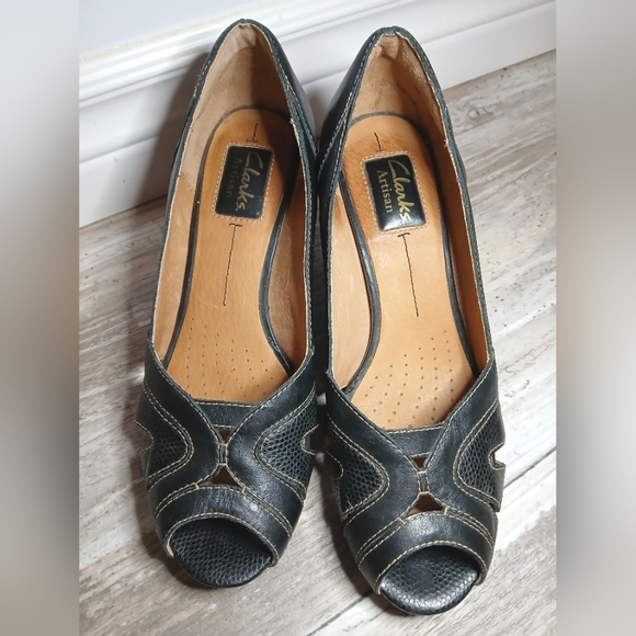 Clarks Shoes - Clarks Artisan Black Leather Wedge Heels – Size 8 – *Heel Repair Needed*